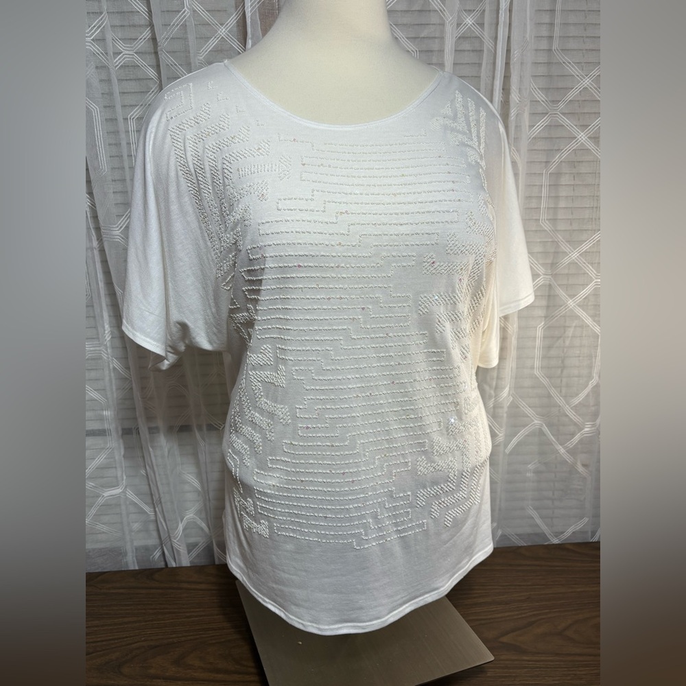 Forever Jade 3X Elegant White Women's Top w/texture & sequins Dolman sleeve 28”L